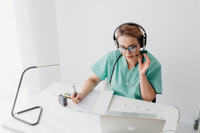 How to Turn Your Nursing Expertise into a Consulting Business
